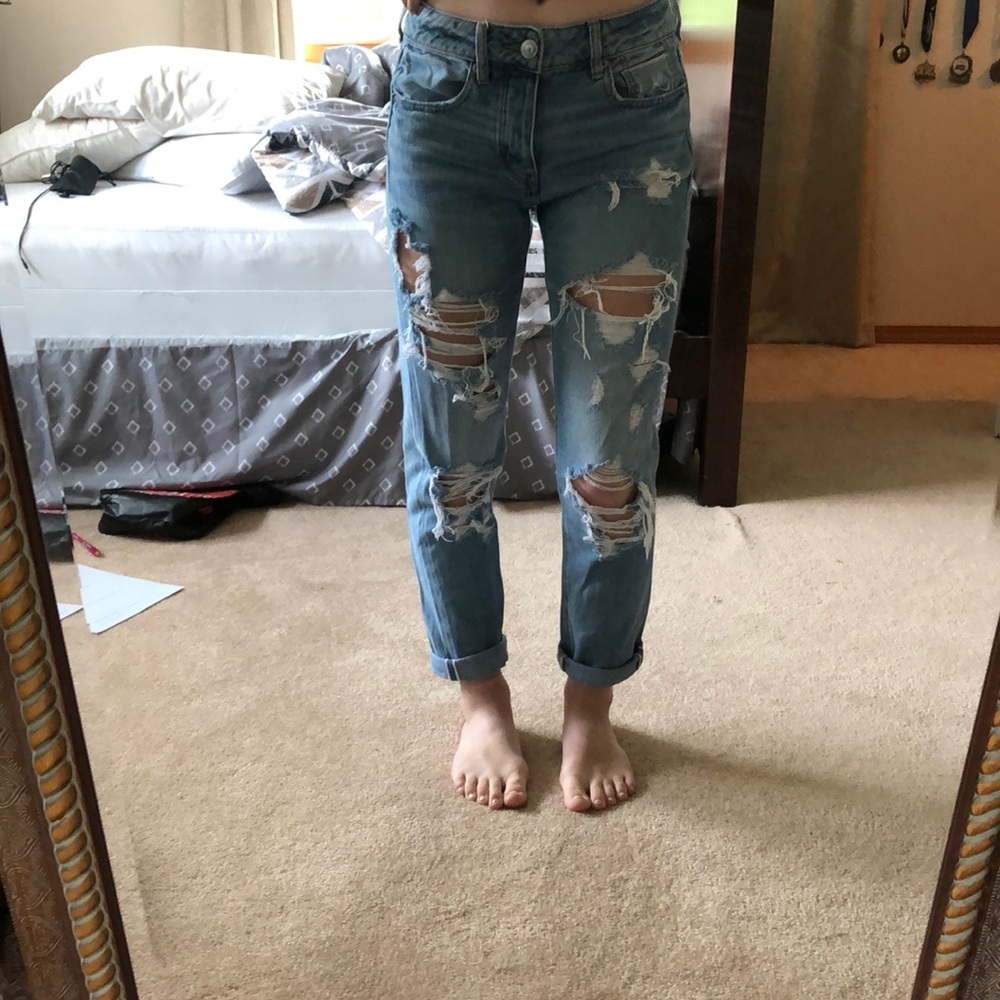 American Eagle ripped mom jeans